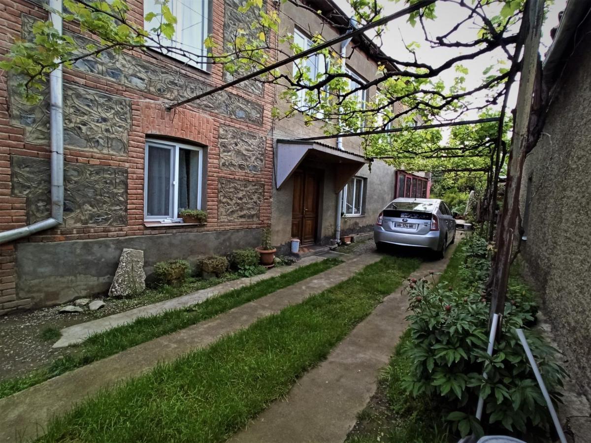Guesthouse Lilia &Wine Celler テラヴィ エクステリア 写真
