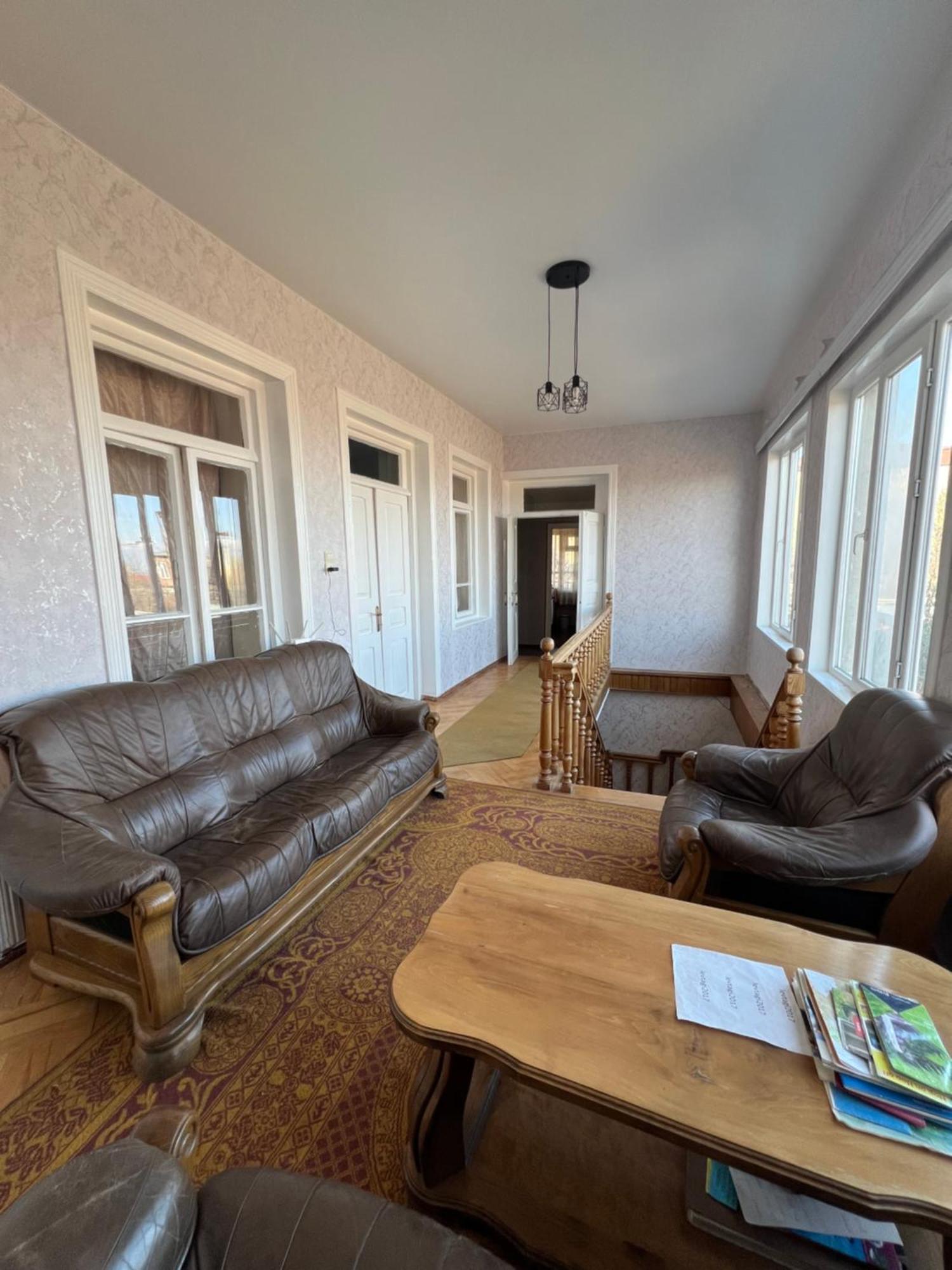 Guesthouse Lilia &Wine Celler テラヴィ エクステリア 写真