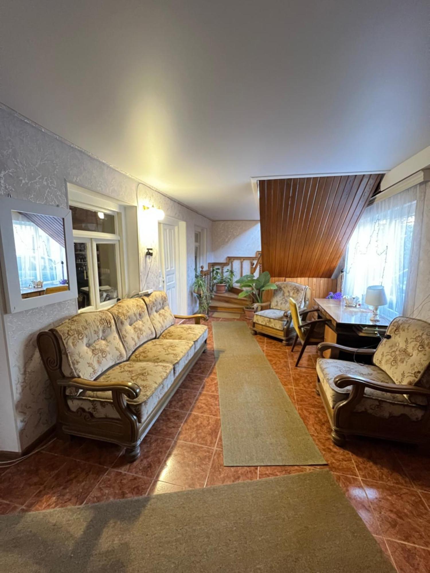 Guesthouse Lilia &Wine Celler テラヴィ エクステリア 写真
